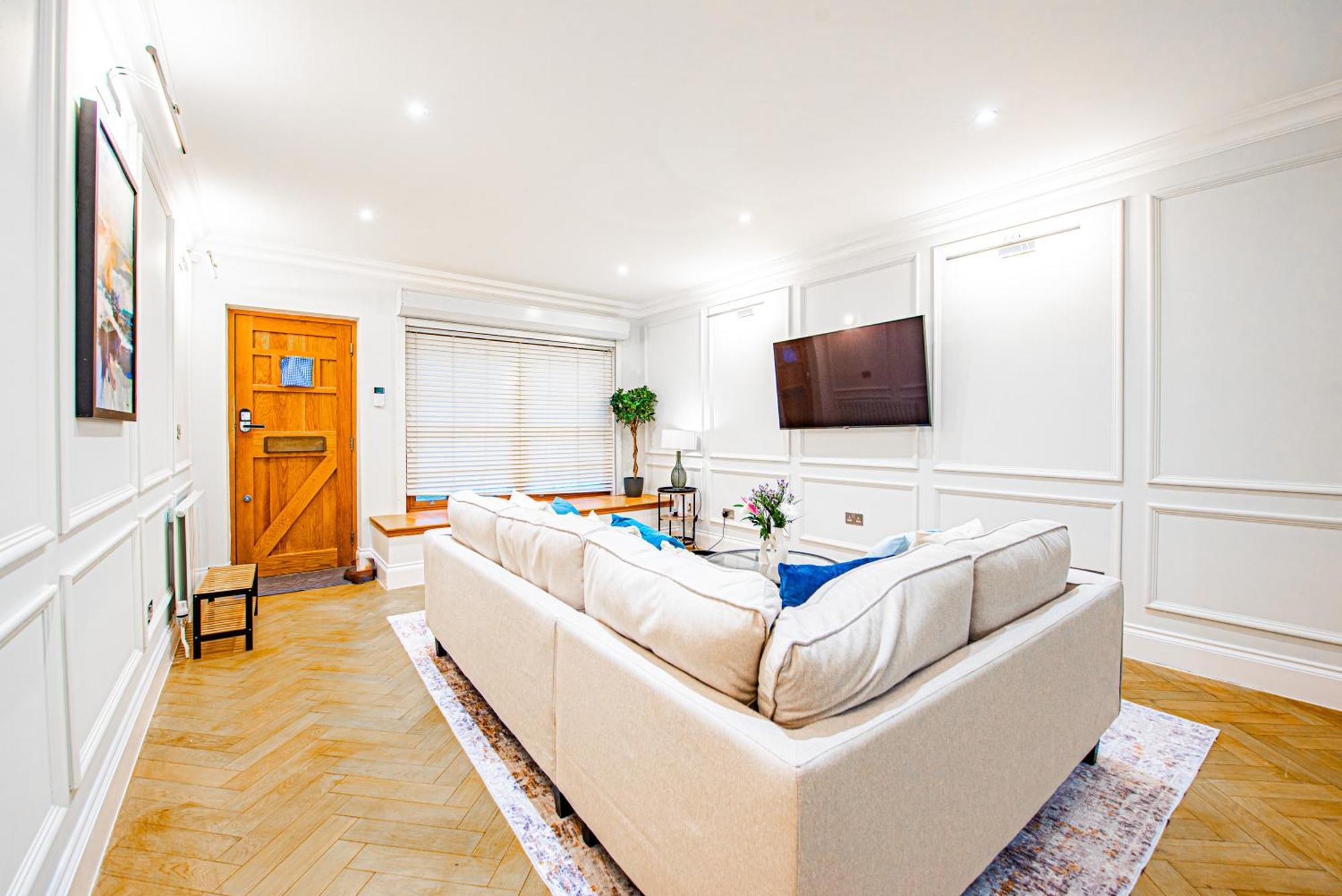 Luxury Mews House With Free Parking *