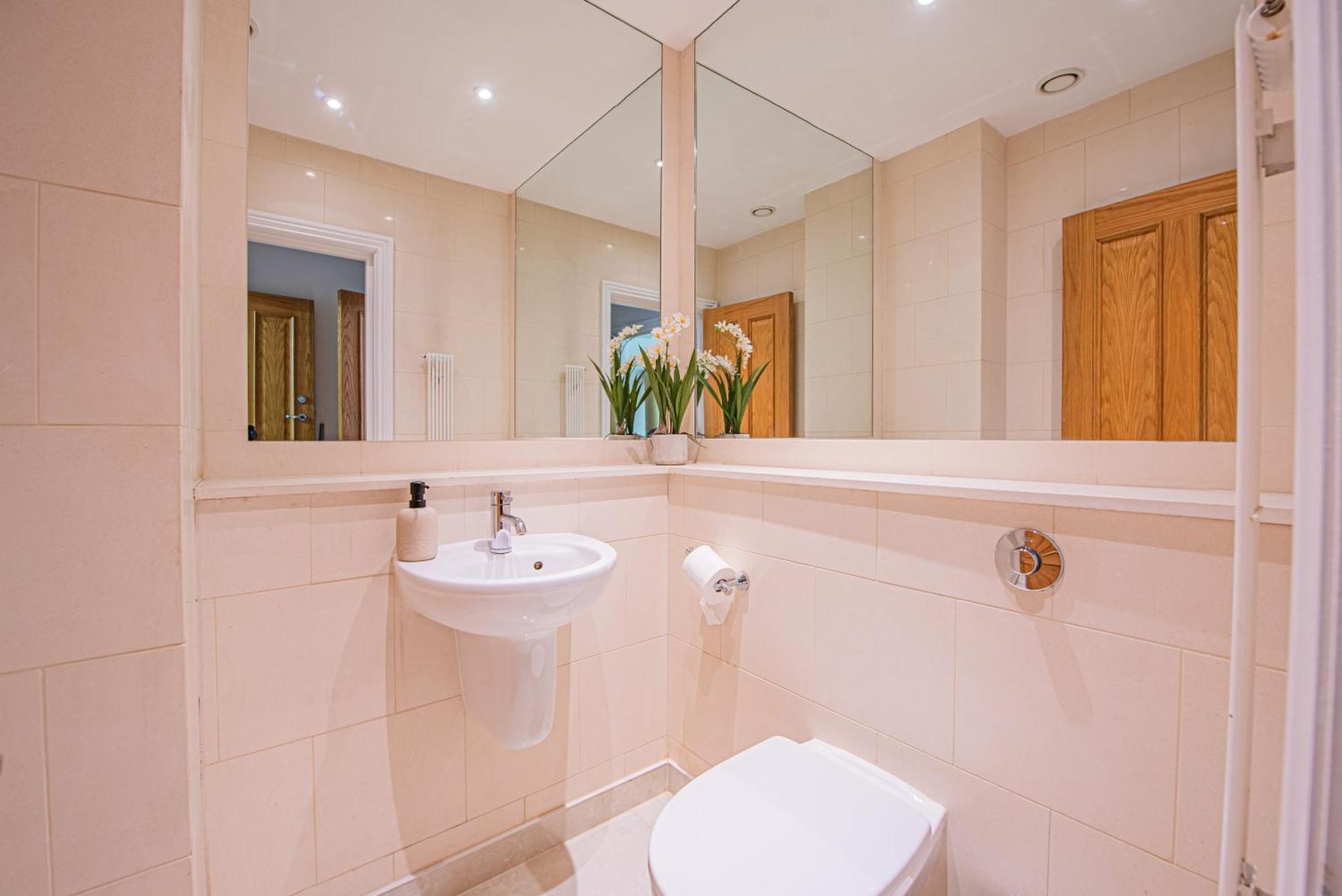 Luxury Mews House With Free Parking Appartement